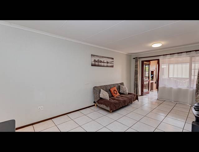 2 BEDROOM APARTMENT TO LET IN FAIRLAND